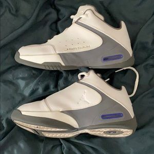 Nike air Jordan Youth 4Y White & Grey